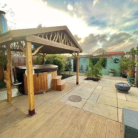 Alice's Garden @ Bleak House Farm Kamp alanı York